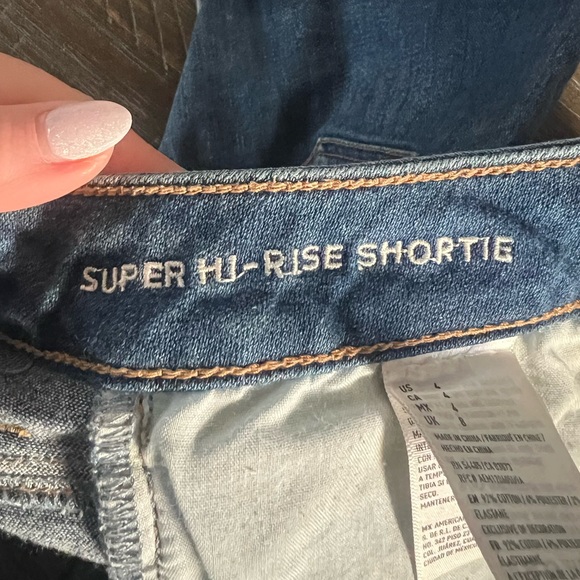AE Super Hi Rise Shortie size 4 - Picture 2 of 4